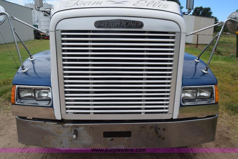 image for item K2971 1994 Freightliner FLD semi truck