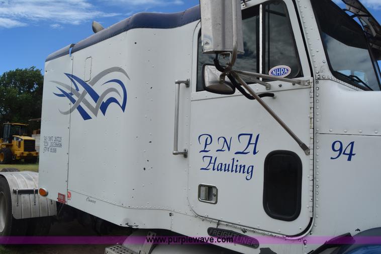 image for item K2971 1994 Freightliner FLD semi truck