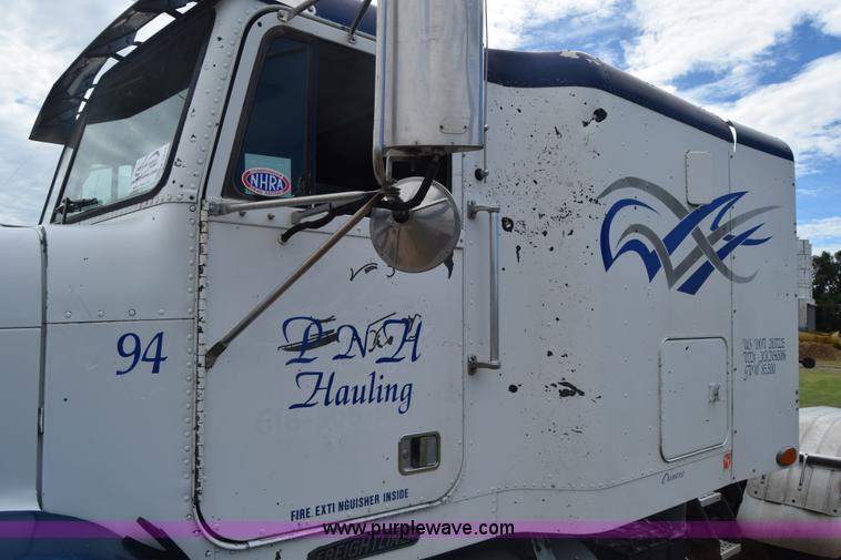 image for item K2971 1994 Freightliner FLD semi truck