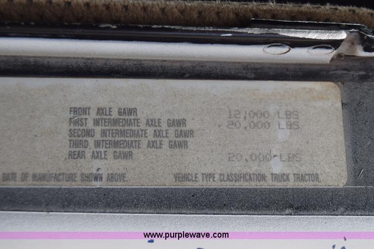 image for item K2971 1994 Freightliner FLD semi truck