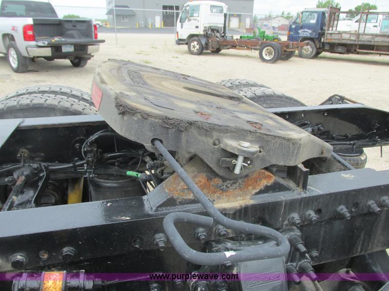 image for item K4059 2006 Freightliner Columbia semi truck