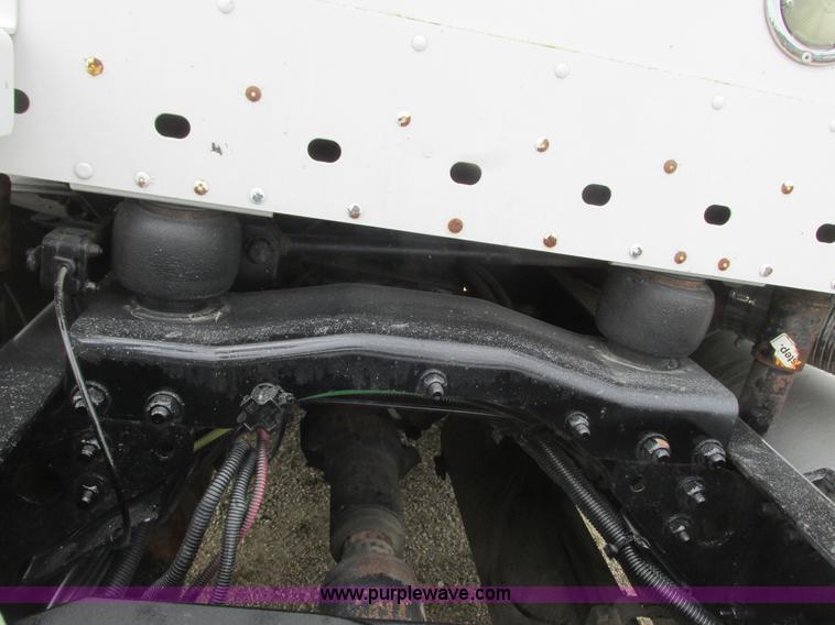 image for item K4059 2006 Freightliner Columbia semi truck