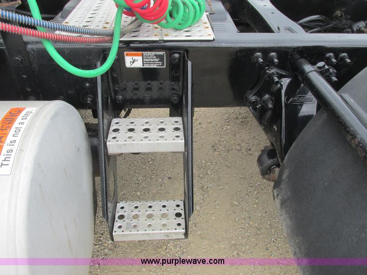 image for item K4059 2006 Freightliner Columbia semi truck