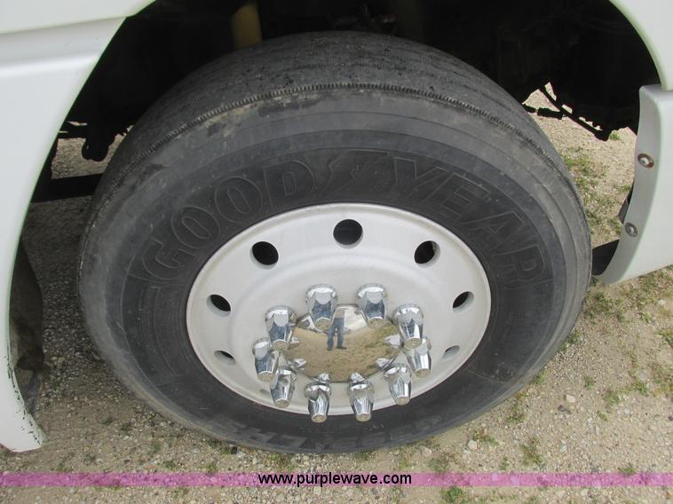 image for item K4059 2006 Freightliner Columbia semi truck