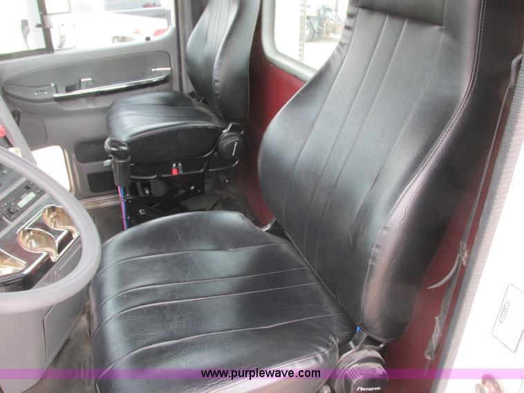 image for item K4059 2006 Freightliner Columbia semi truck