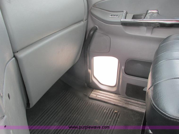 image for item K4059 2006 Freightliner Columbia semi truck