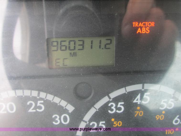 image for item K4059 2006 Freightliner Columbia semi truck