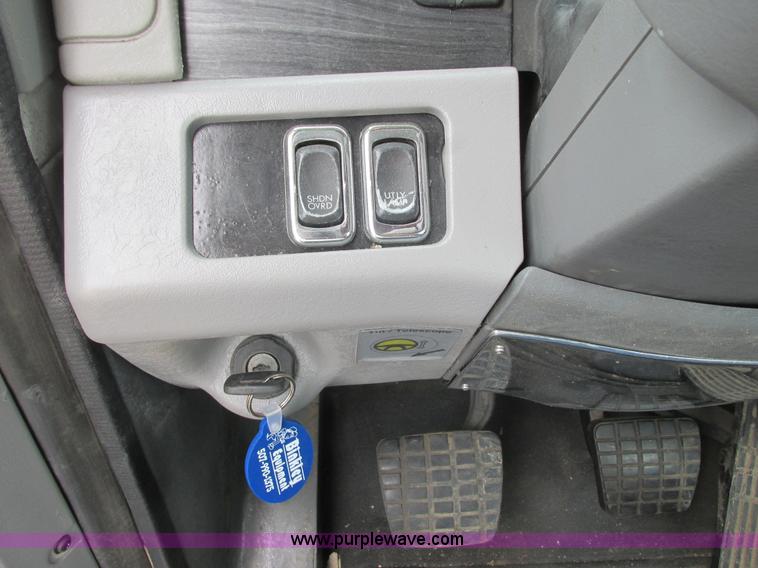 image for item K4059 2006 Freightliner Columbia semi truck