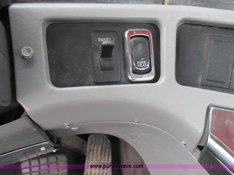 image for item K4059 2006 Freightliner Columbia semi truck