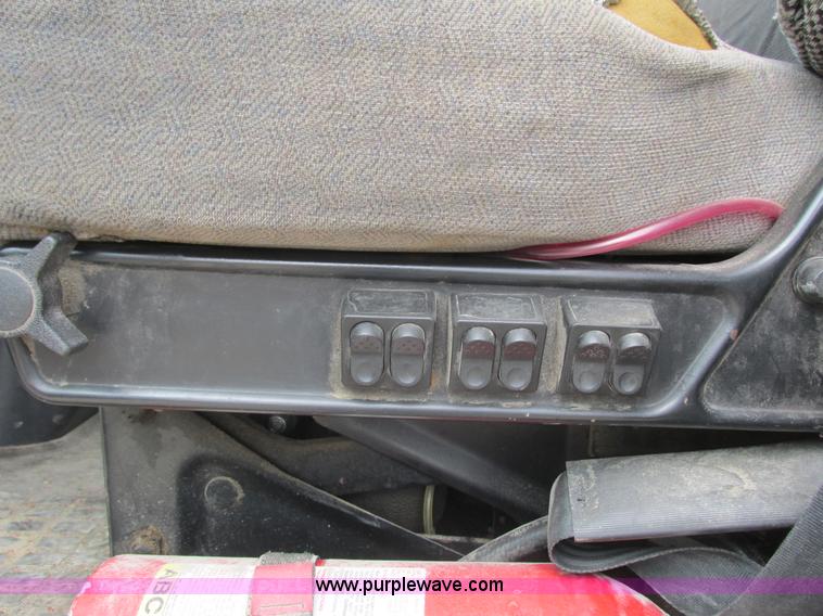 image for item K4060 1998 Volvo VN semi truck