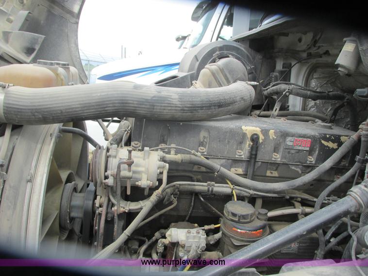 image for item K4060 1998 Volvo VN semi truck