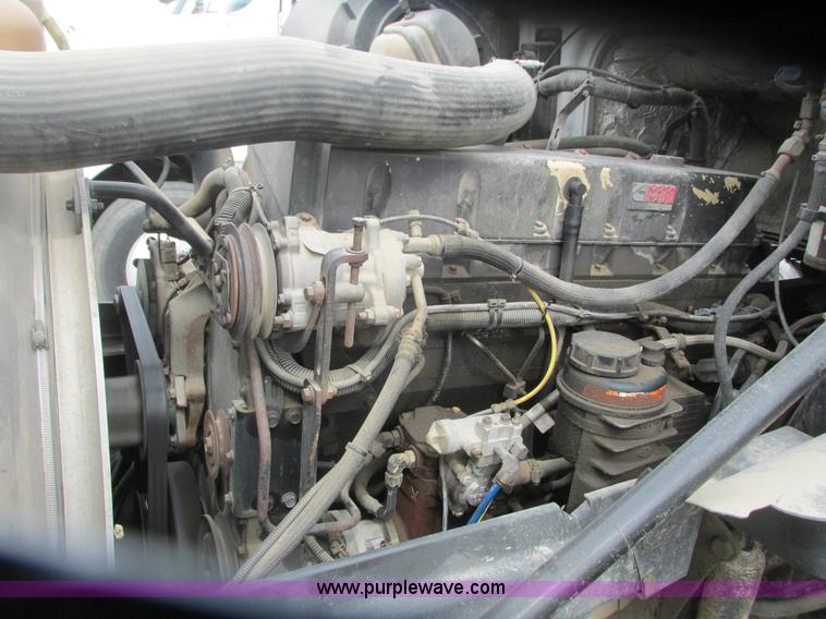 image for item K4060 1998 Volvo VN semi truck