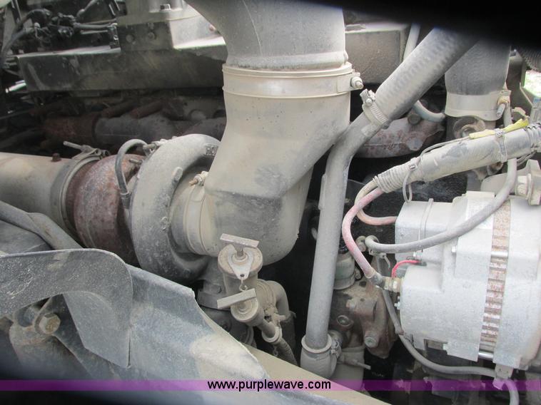 image for item K4060 1998 Volvo VN semi truck