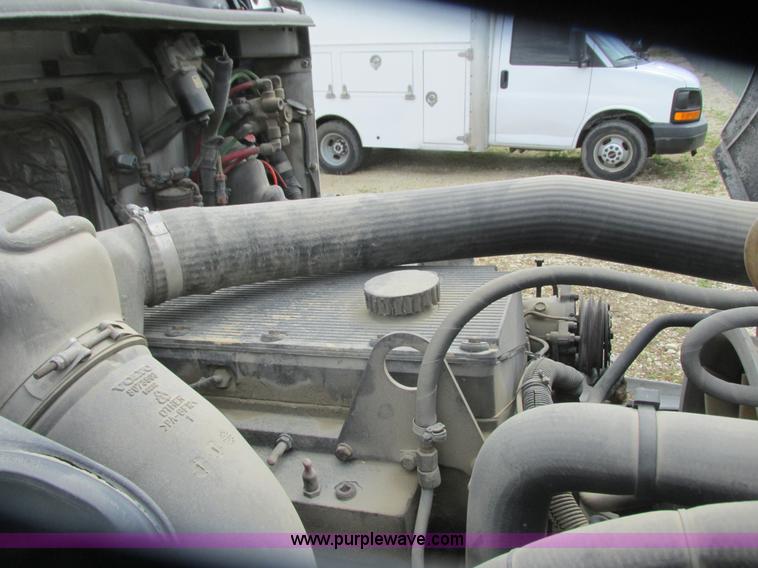 image for item K4060 1998 Volvo VN semi truck