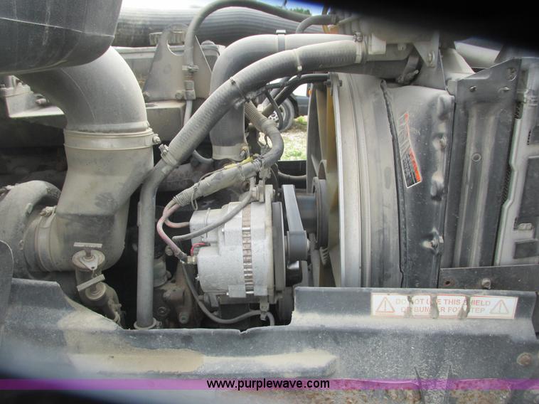 image for item K4060 1998 Volvo VN semi truck