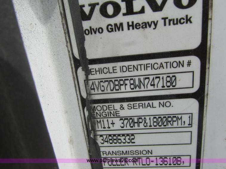 image for item K4060 1998 Volvo VN semi truck