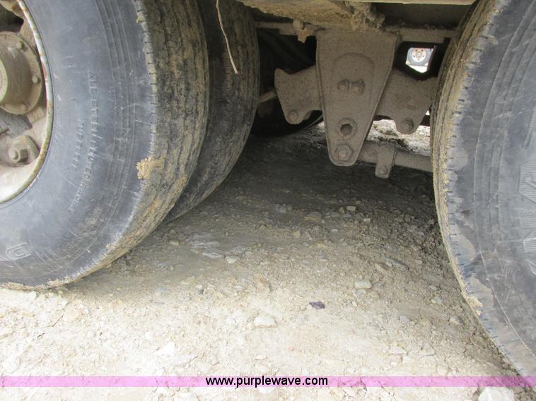 image for item K4062 1989 Trail King TK60HTXL492 drop deck hydra-tail equipment trailer