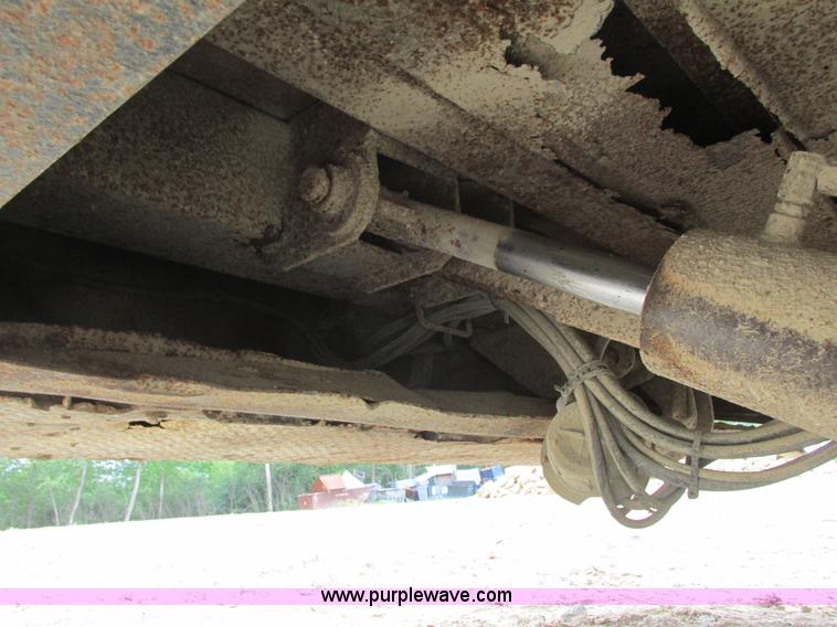 image for item K4062 1989 Trail King TK60HTXL492 drop deck hydra-tail equipment trailer