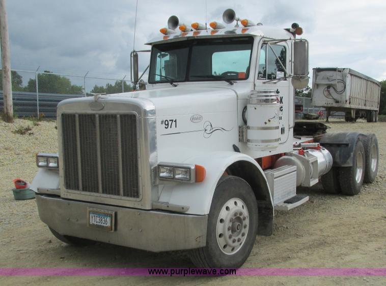 image for item K4063 1997 Peterbilt 379 semi truck