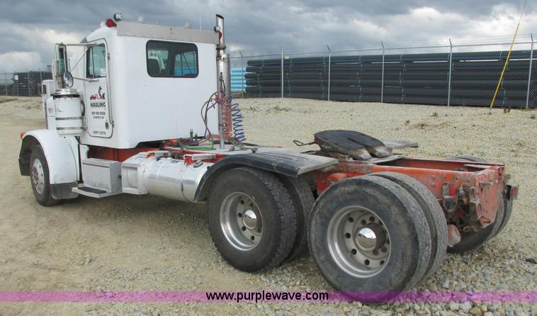 image for item K4063 1997 Peterbilt 379 semi truck