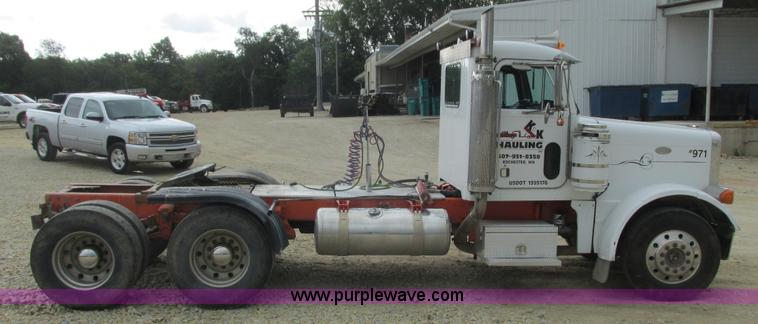 image for item K4063 1997 Peterbilt 379 semi truck