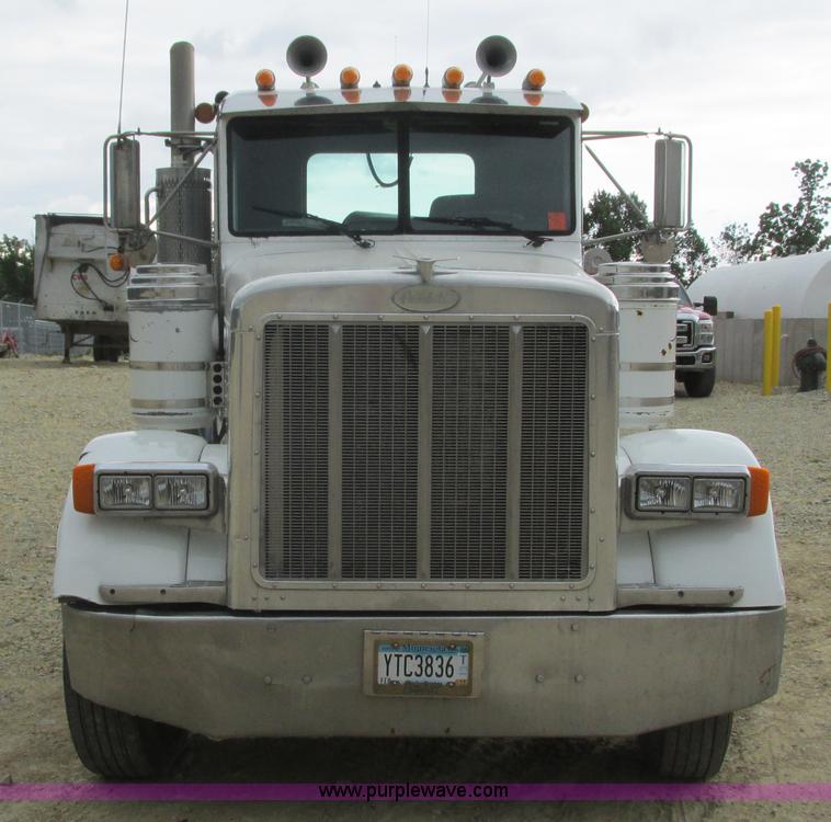 image for item K4063 1997 Peterbilt 379 semi truck