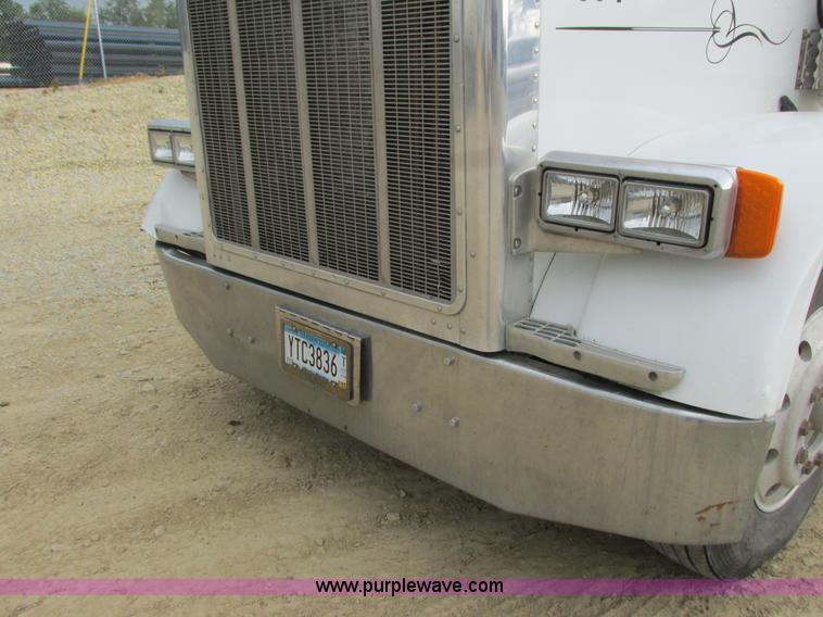 image for item K4063 1997 Peterbilt 379 semi truck