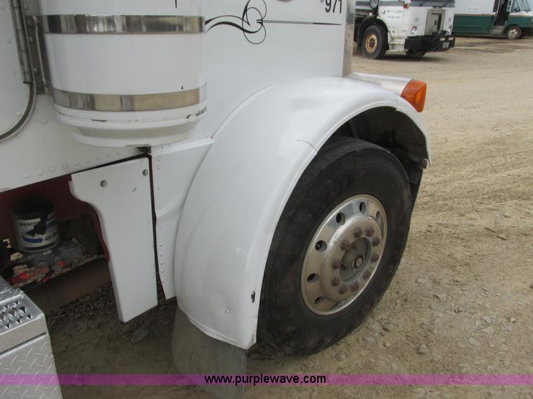 image for item K4063 1997 Peterbilt 379 semi truck