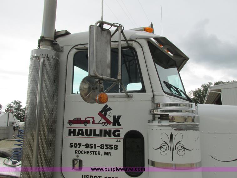 image for item K4063 1997 Peterbilt 379 semi truck