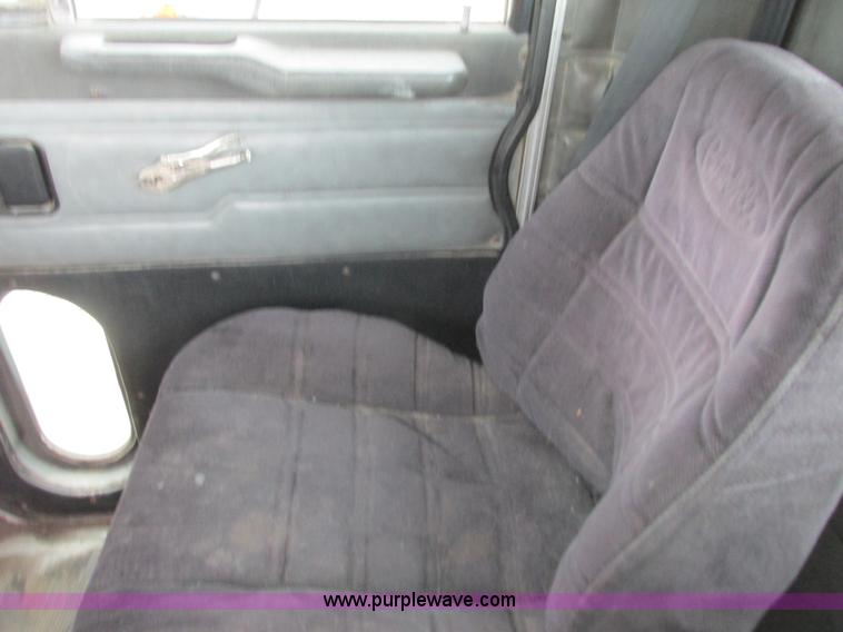 image for item K4063 1997 Peterbilt 379 semi truck