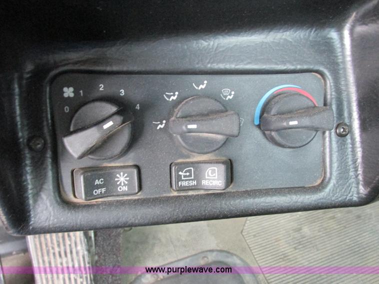 image for item K4063 1997 Peterbilt 379 semi truck