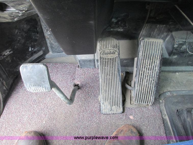 image for item K4063 1997 Peterbilt 379 semi truck