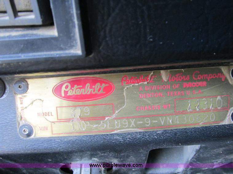 image for item K4063 1997 Peterbilt 379 semi truck