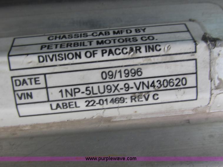 image for item K4063 1997 Peterbilt 379 semi truck