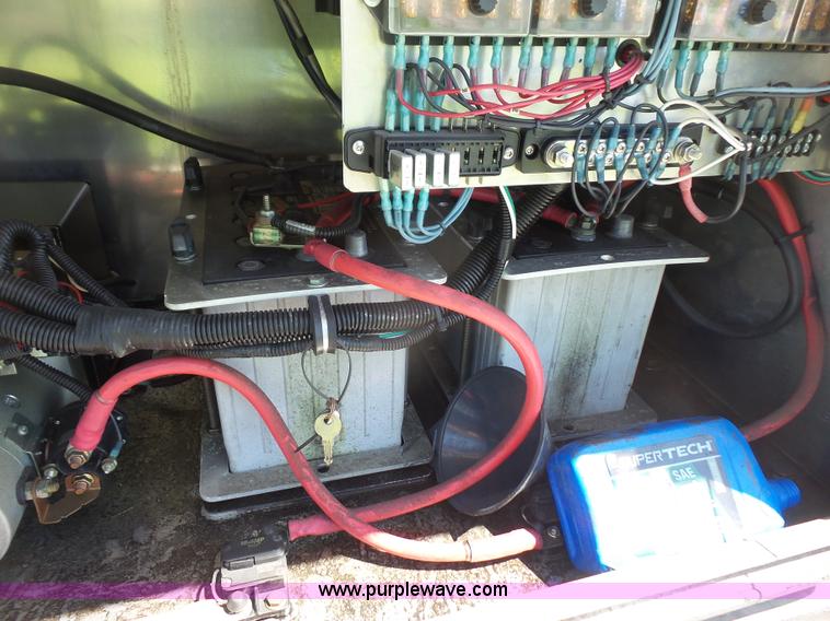 image for item K4668 2011 BWS 53VT3V Demountable Concepts trailer with storage boxes