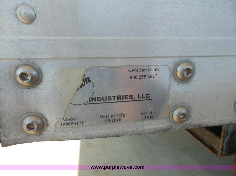 image for item K4668 2011 BWS 53VT3V Demountable Concepts trailer with storage boxes