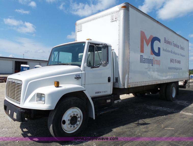 image for item K5323 1998 Freightliner FL70 box truck