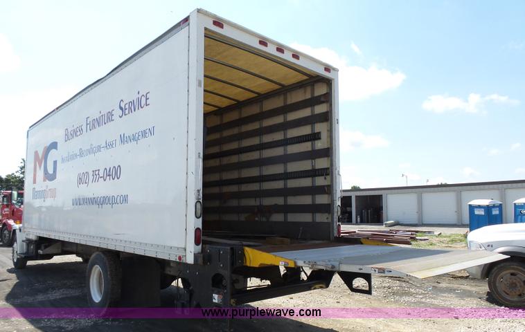 image for item K5323 1998 Freightliner FL70 box truck