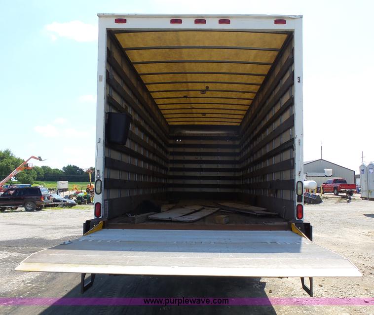 image for item K5323 1998 Freightliner FL70 box truck