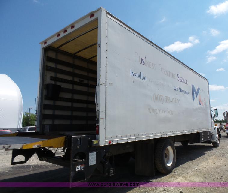 image for item K5323 1998 Freightliner FL70 box truck