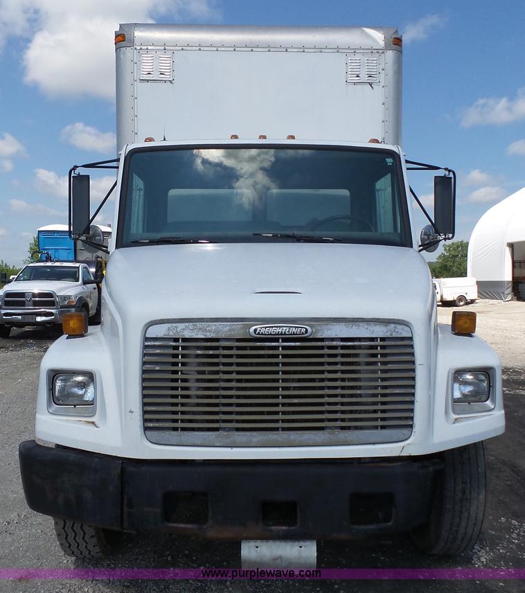 image for item K5323 1998 Freightliner FL70 box truck