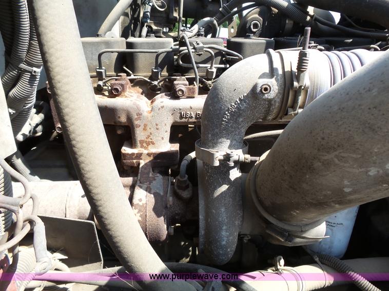 image for item K5323 1998 Freightliner FL70 box truck