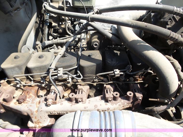 image for item K5323 1998 Freightliner FL70 box truck