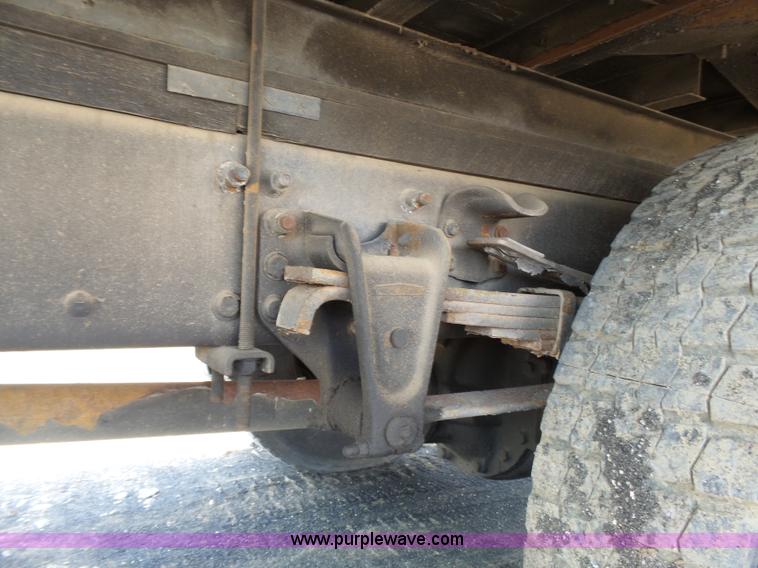 image for item K5323 1998 Freightliner FL70 box truck