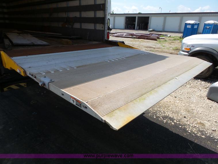 image for item K5323 1998 Freightliner FL70 box truck