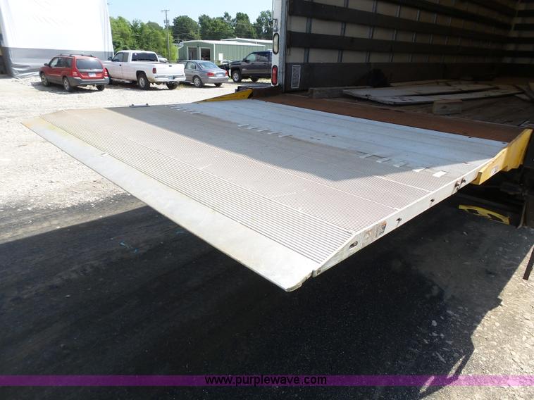 image for item K5323 1998 Freightliner FL70 box truck