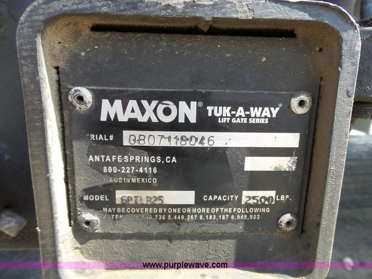 image for item K5323 1998 Freightliner FL70 box truck