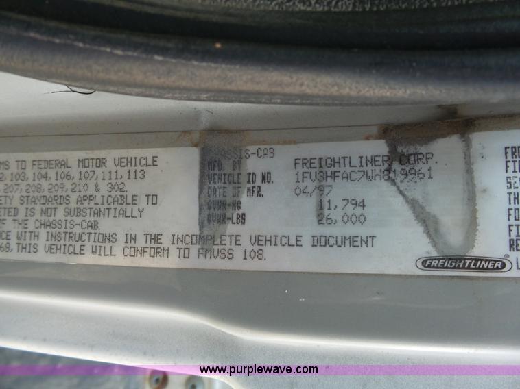 image for item K5323 1998 Freightliner FL70 box truck