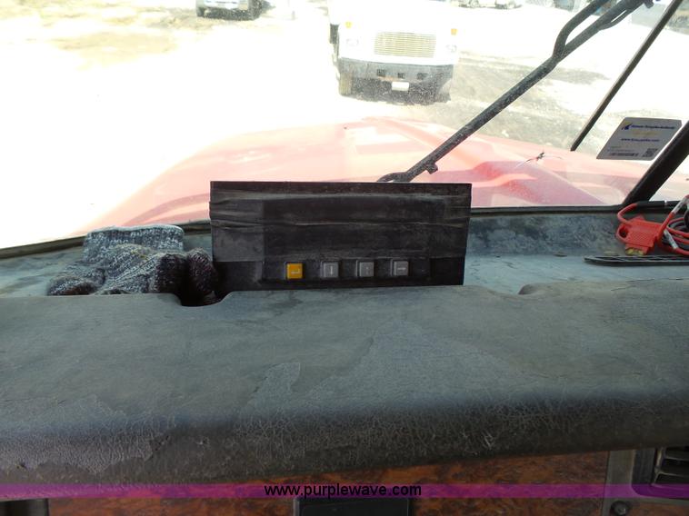 image for item K5324 2001 Kenworth T800B semi truck