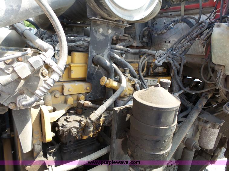 image for item K5324 2001 Kenworth T800B semi truck